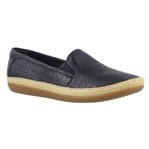 NWOT Clarks Navy Leather Molly Flats